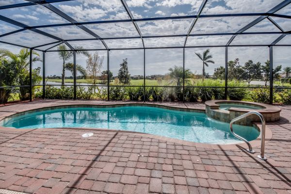 Pool Enclosure Cleaning in Odessa